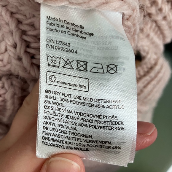 Cropped Chunky Knit Cardigan Sweater - Picture 4 of 4